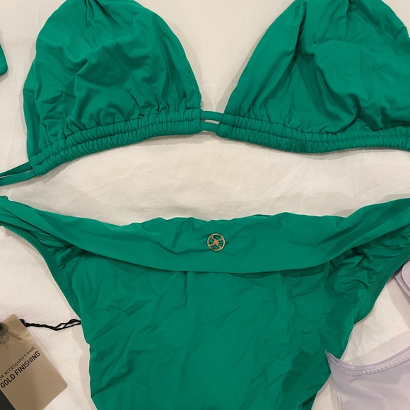 Beautiful green swimsuit with gold detail NWT - Picture 7 of 7